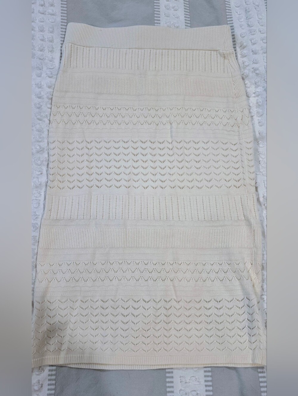 Abercrombie & Fitch Cream Knit Pencil Skirt